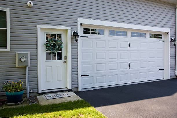 24/7 Emergency Garage Door Panel Replacement experts in Thomas County County, NE